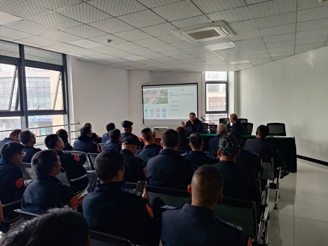 公交集團開展駕駛員優(yōu)質(zhì)服務競賽培訓_乘客_徐圩_應急