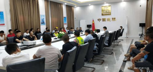 武漢智能網(wǎng)聯(lián)汽車測試場開展吊車與挖掘機(jī)駕駛員安全培訓(xùn)